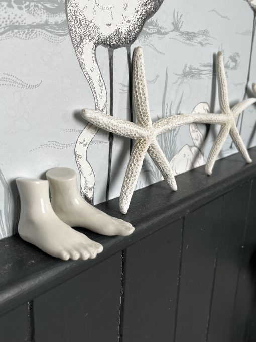 Small ceramic pair of feet - Image 5